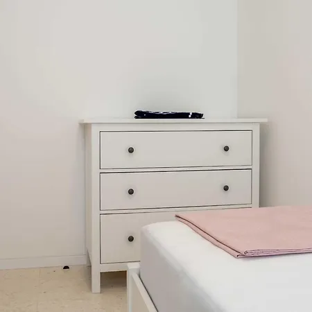 Apartman Three Bedroom With Sea View And Balcony Povljana