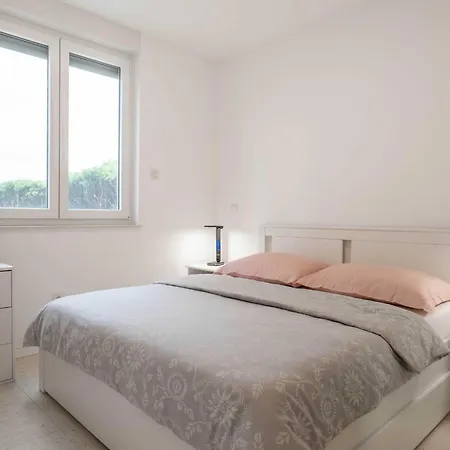 Apartman Three Bedroom With Sea View And Balcony *