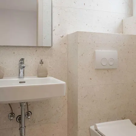 Apartman Three Bedroom With Sea View And Balcony Povljana